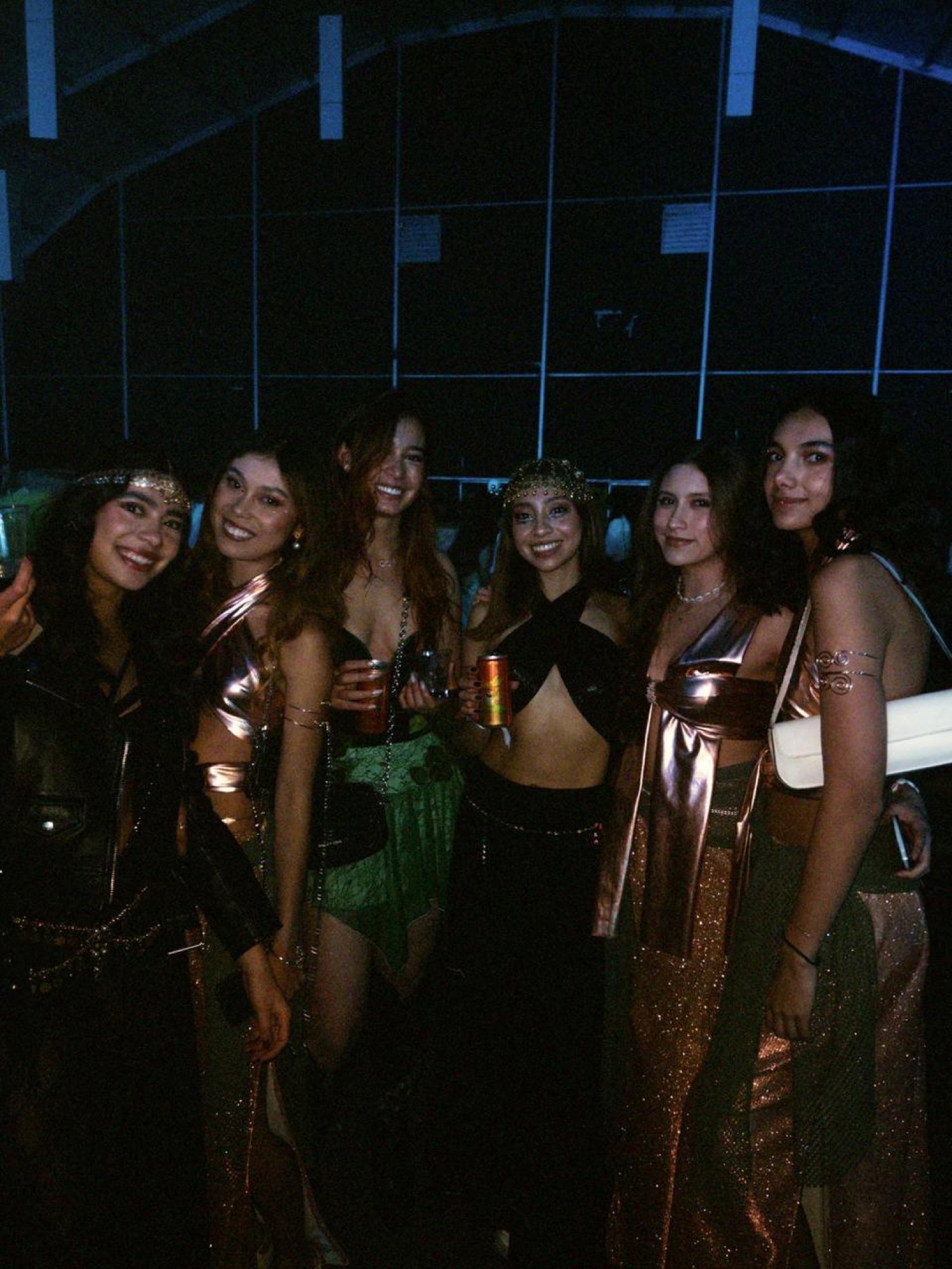 Crew metálico — fiesta