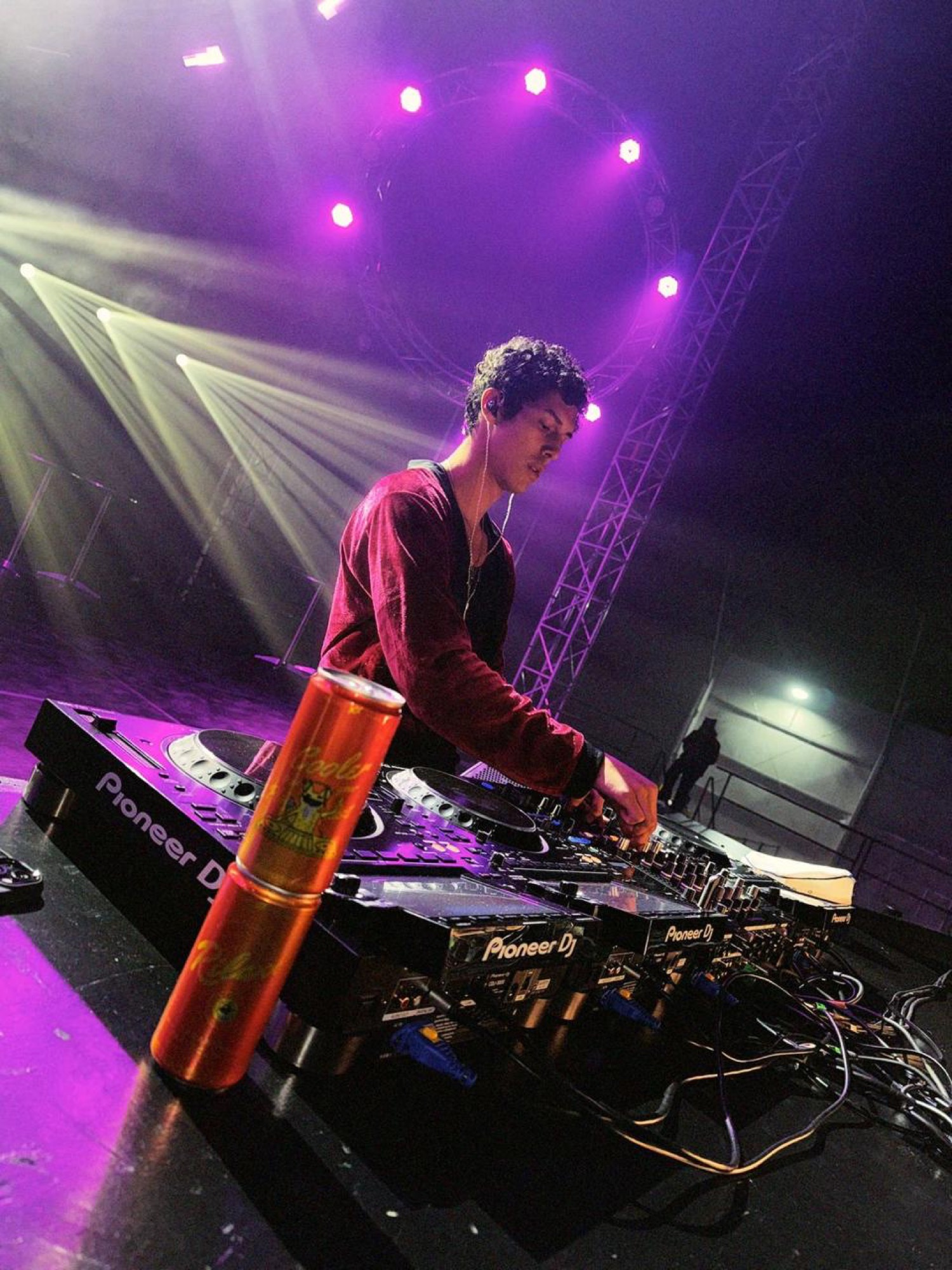 DJ set — luces Pioneer